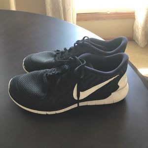 Nike Free Run Black Sneakers Size 7